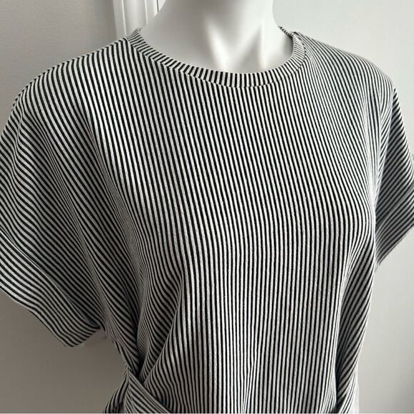 Express Black and White Striped Top, Size Medium - Picture 5 of 7
